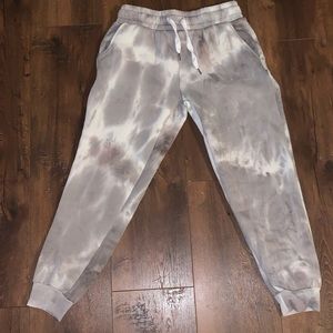 TIE DYE SWEATS